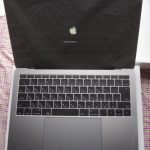 MacBookトラックパッドの２本指タップ